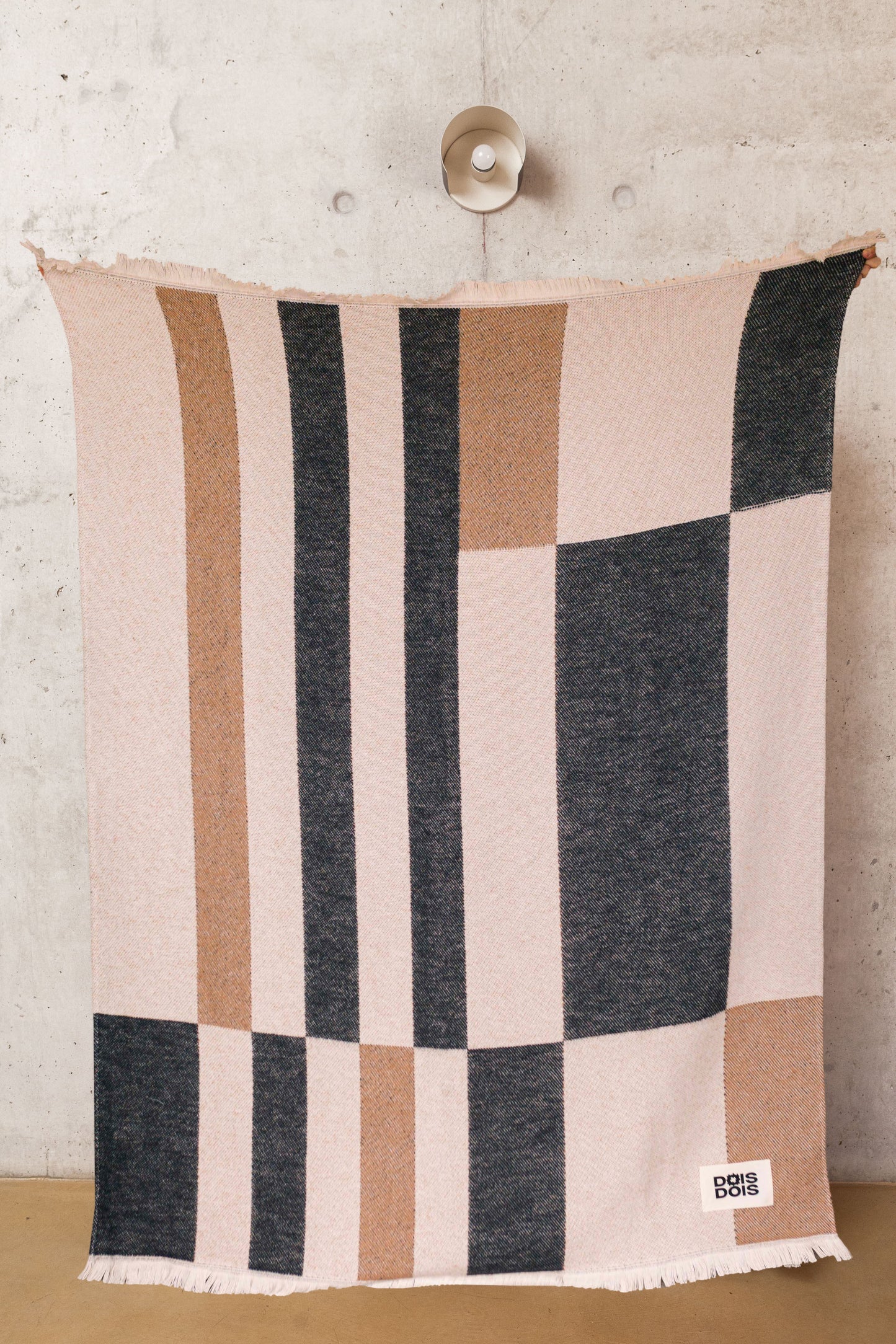 Varsom | Black and Brown Blanket in 100% Organic Cotton